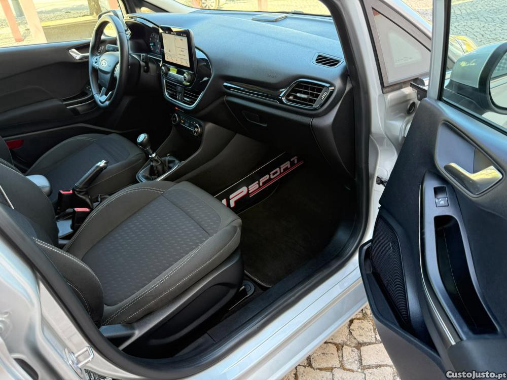 Ford Fiesta 1.0 EcoBoost Titaniu — fotografia 2