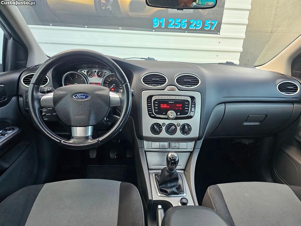 Ford Focus 1.6Tdci 90cv 10/2010 — fotografia 4