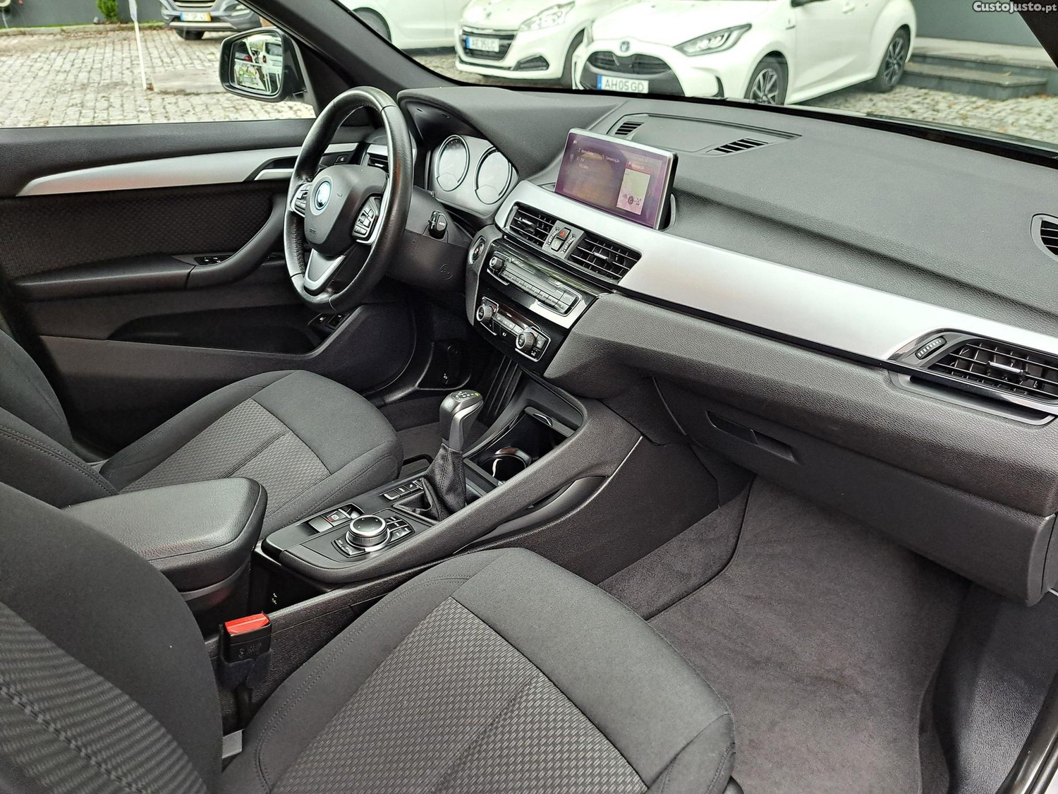 BMW X1 25 e xDrive Corporate Edition — fotografia 7
