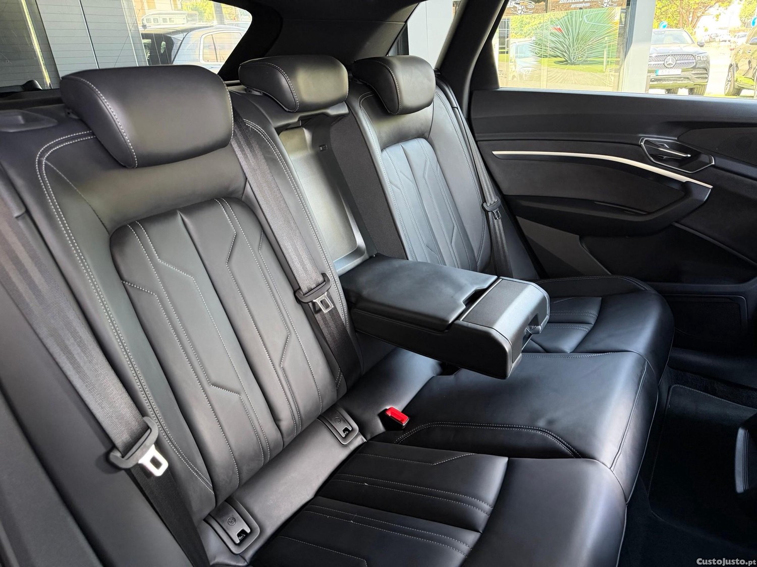 Audi Q8 e-Tron 50 quattro S line — fotografia 8