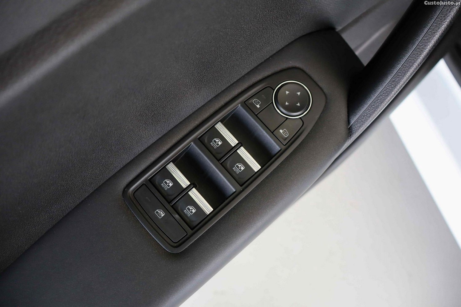 Renault Captur 1.0 TCe Evolution Bi-Fuel — fotografia 19