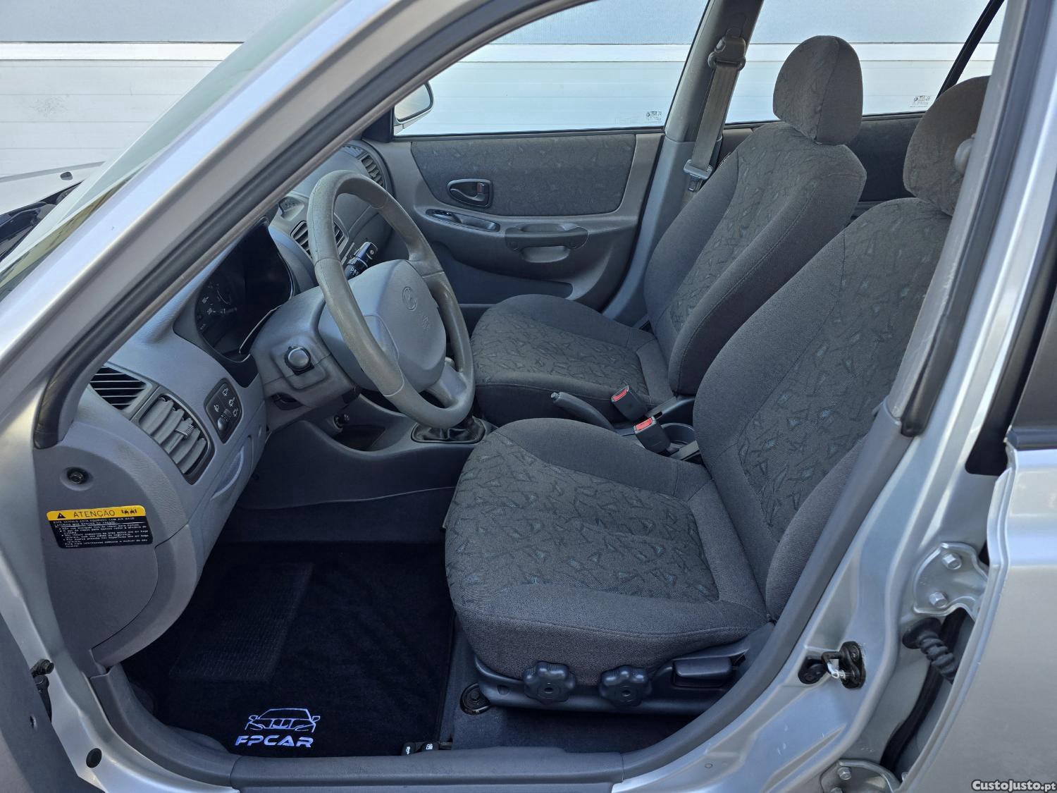 Hyundai Accent 1.3 Active — fotografia 3