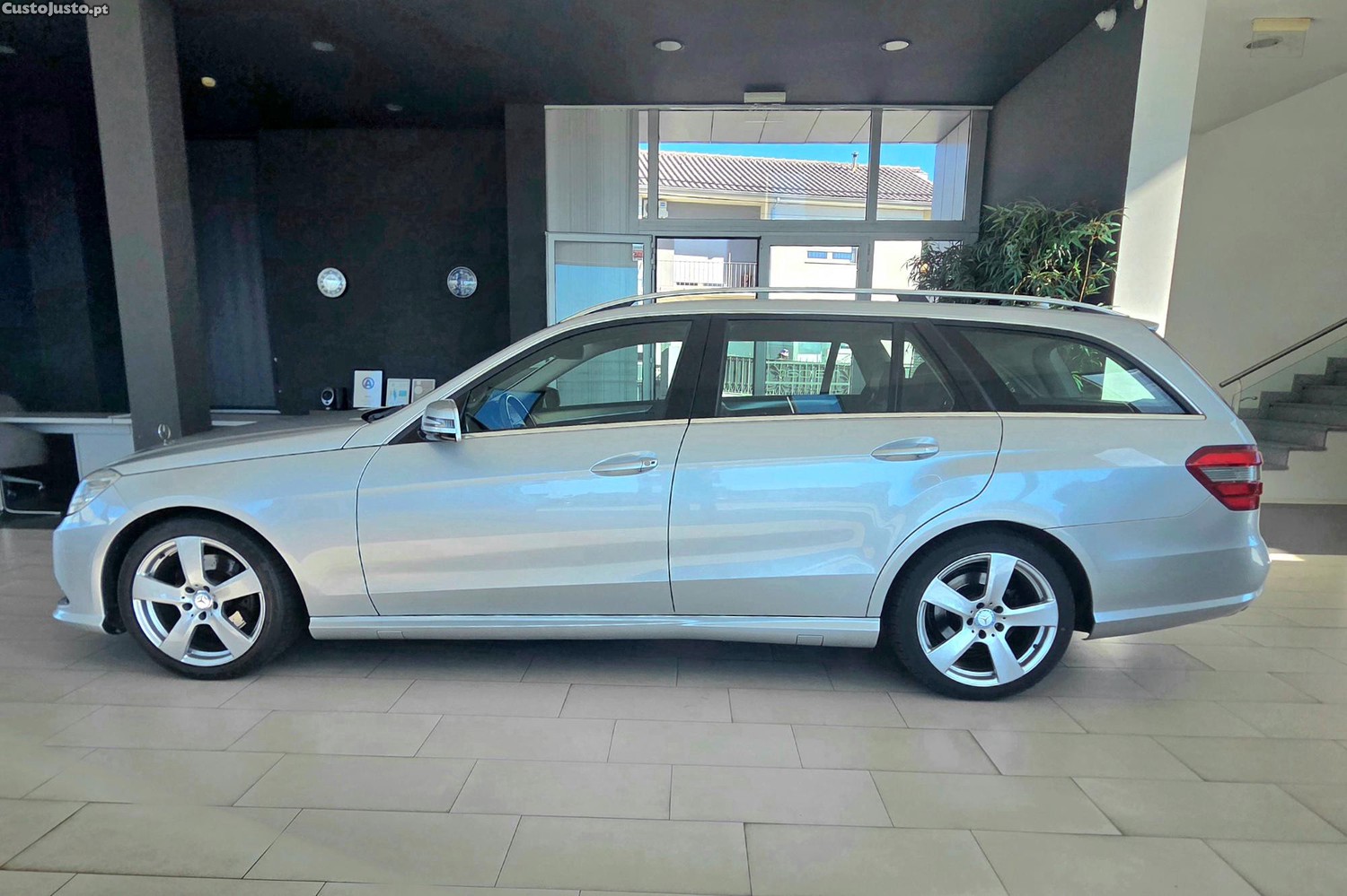 Mercedes-Benz E 200 (2143cc) Caixa Automática - 12 foto 3
