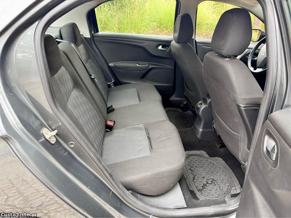 Citroën C-Elysée 1.6HDI Exclusive — fotografia 4