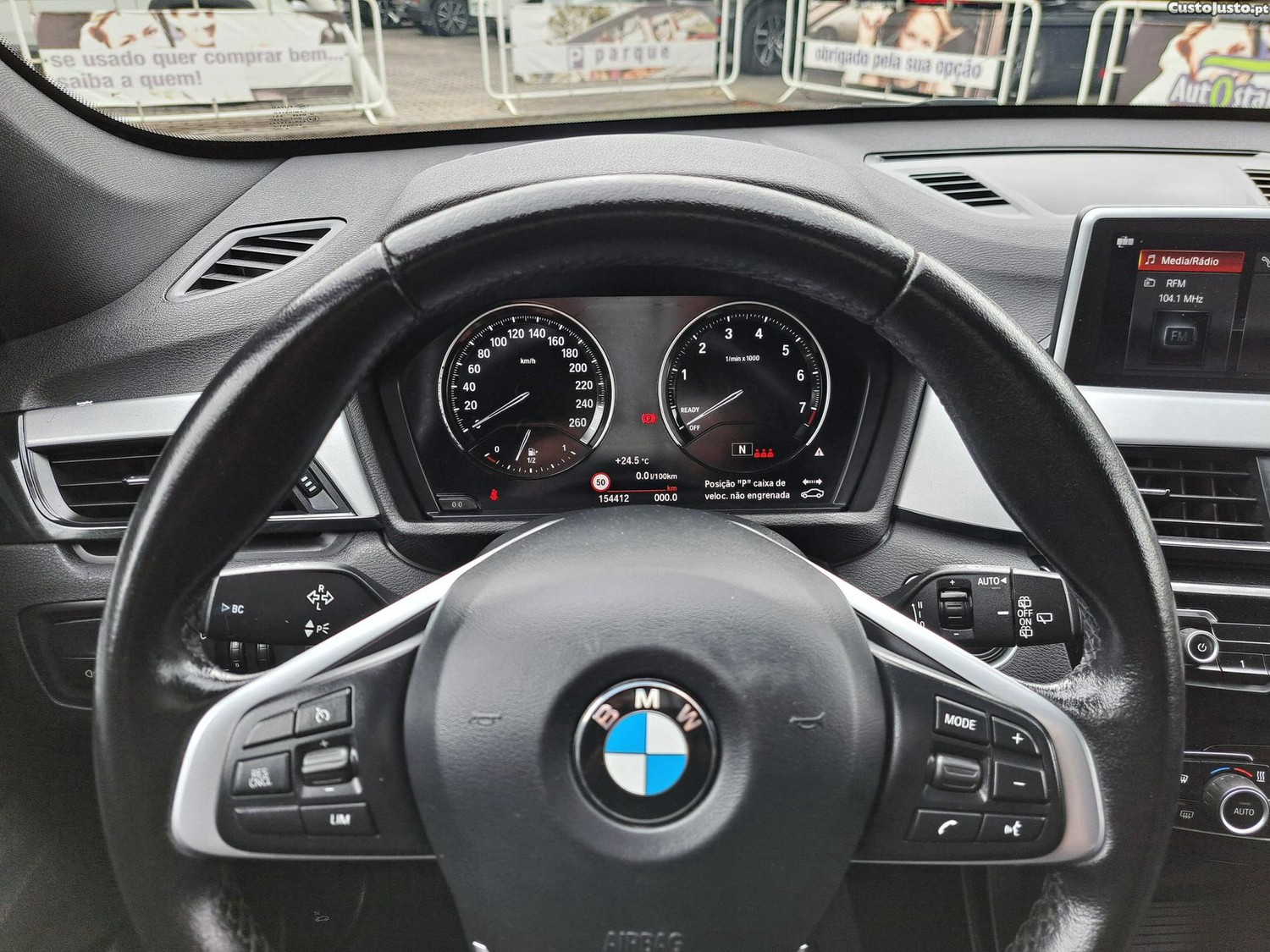 BMW X1 25 e xDrive Corporate Edition — fotografia 17