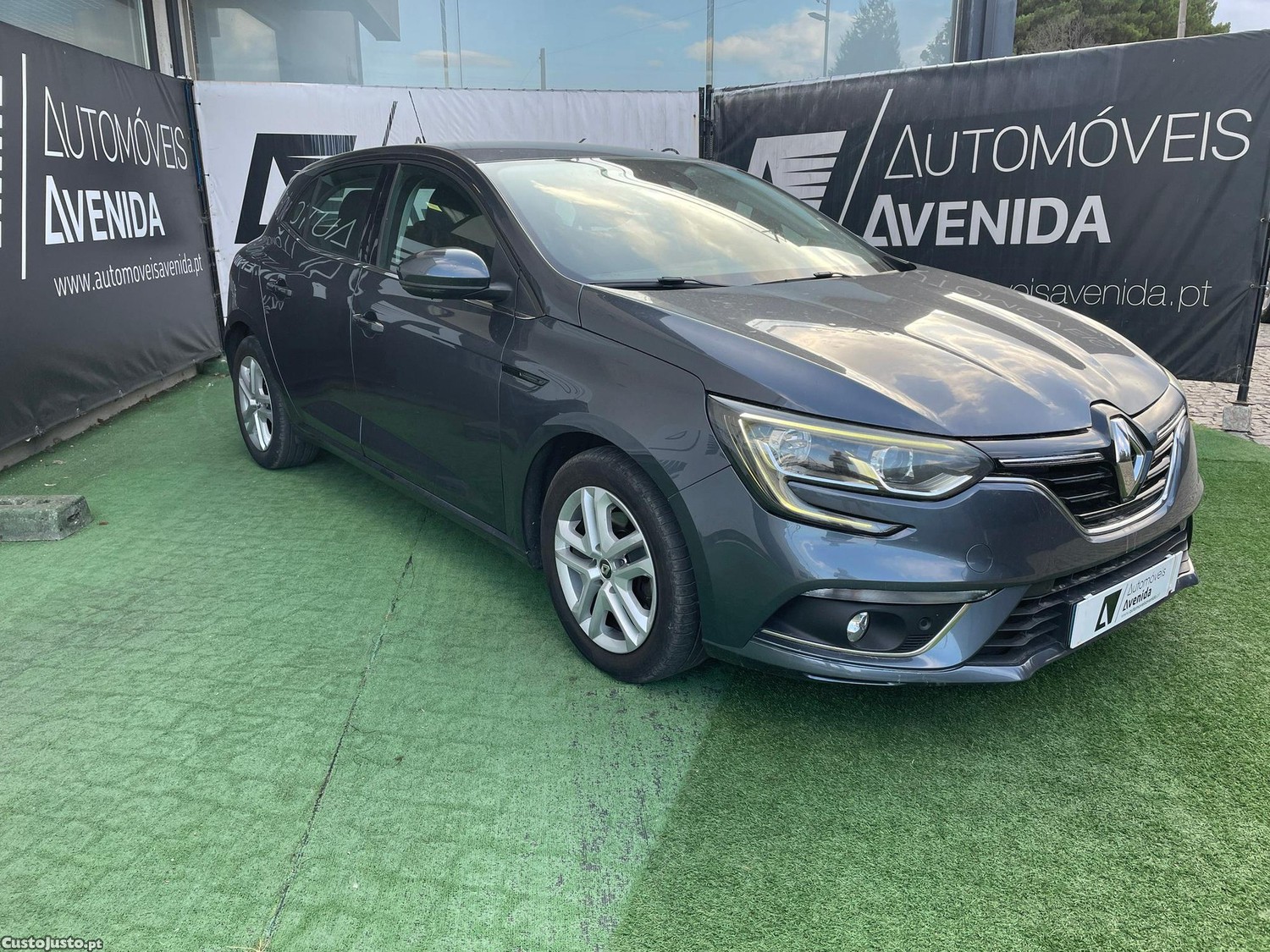 Renault Mégane 1.5 Blue dCi Limited EDC — fotografia 16