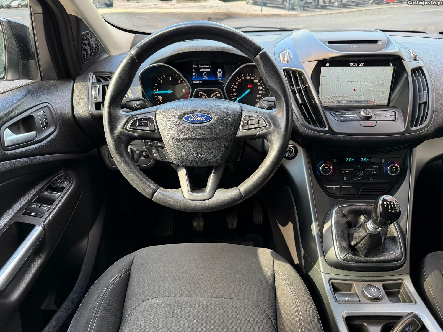 Ford Kuga 1.5 EcoBlue TITANIUM — fotografia 16
