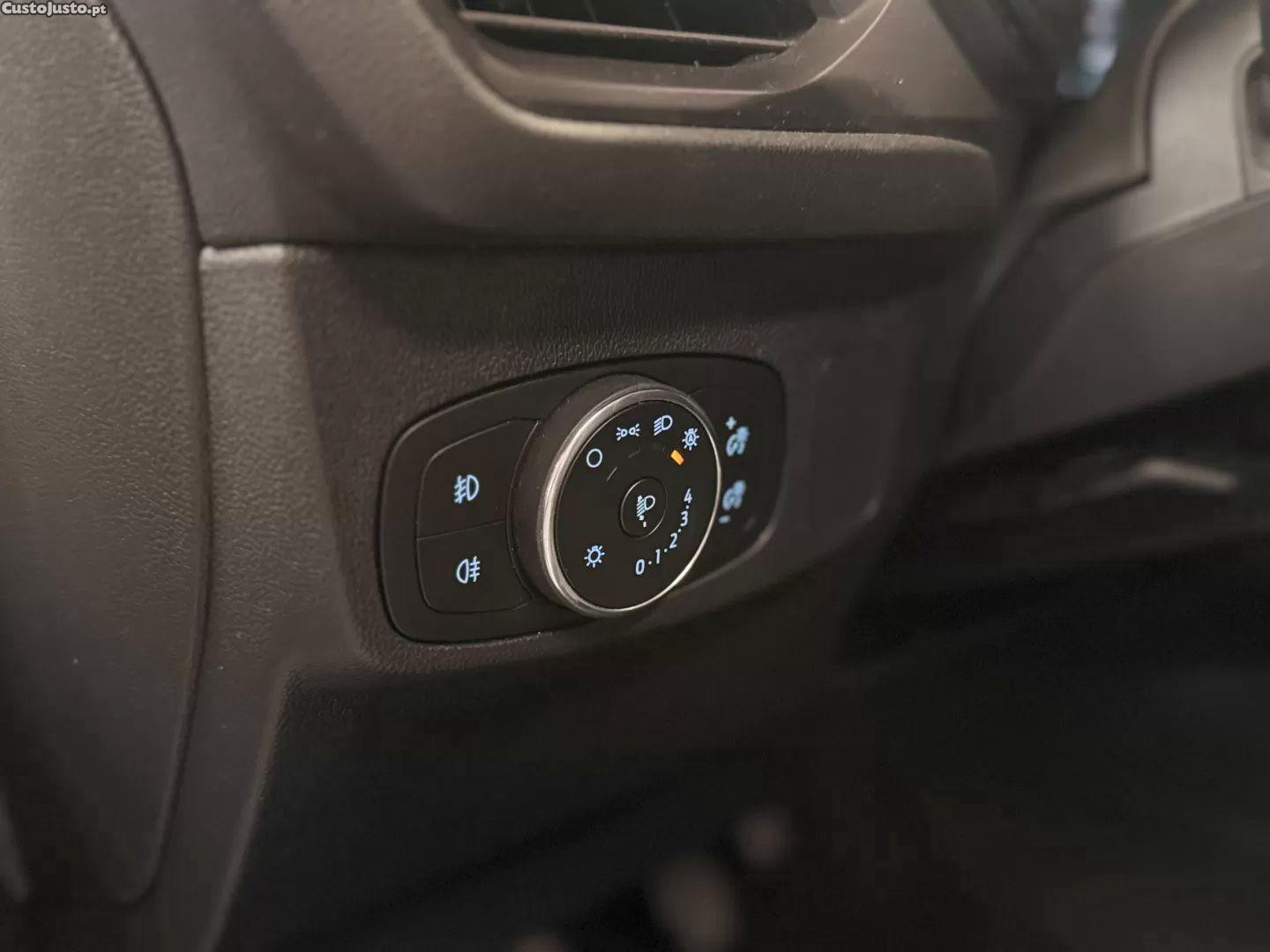 Ford Focus 1.0 ecoboost mhev st-line design sip — fotografia 8