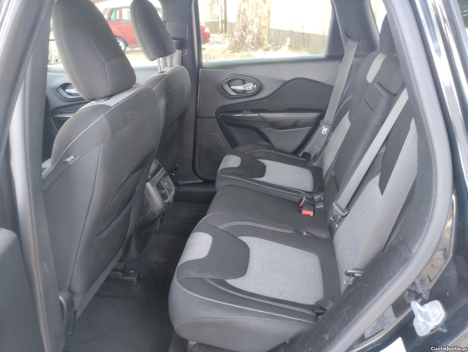 Jeep Cherokee 2.0 MJD LONGITUDE - NACIONAL - C/ GARANTIA - "C/ Gancho de Reboque" — fotografia 13