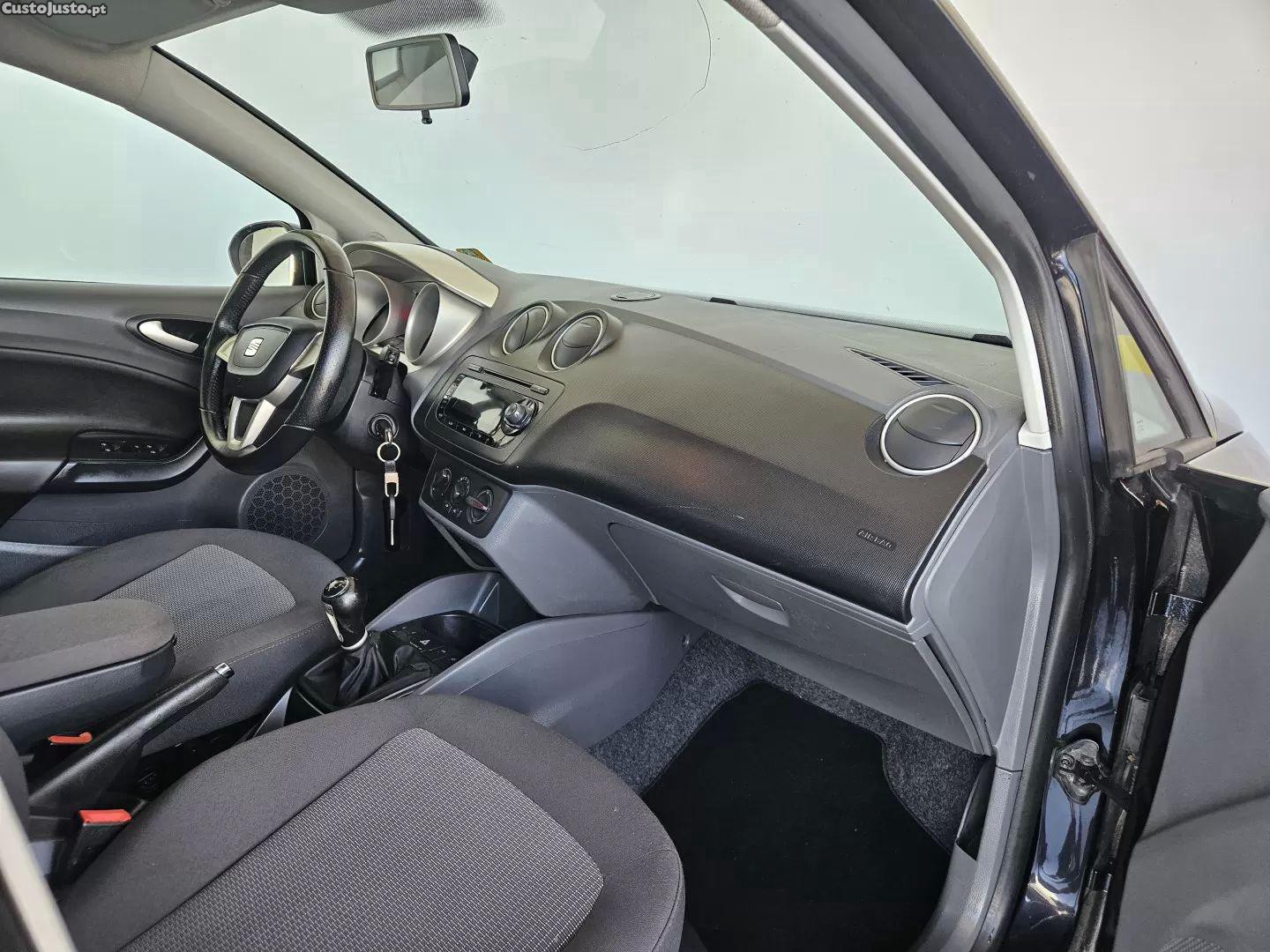 SEAT Ibiza 1.2 tdi style — fotografia 4