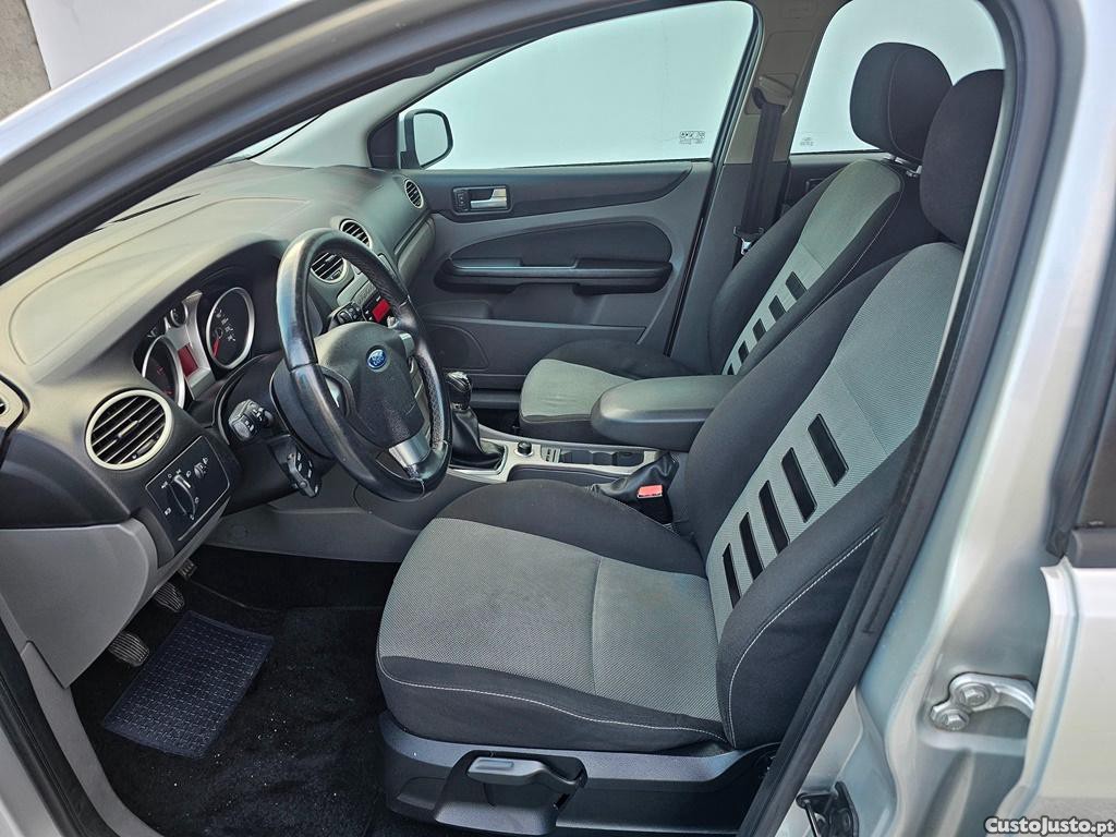Ford Focus 1.6Tdci 90cv 10/2010 — fotografia 5