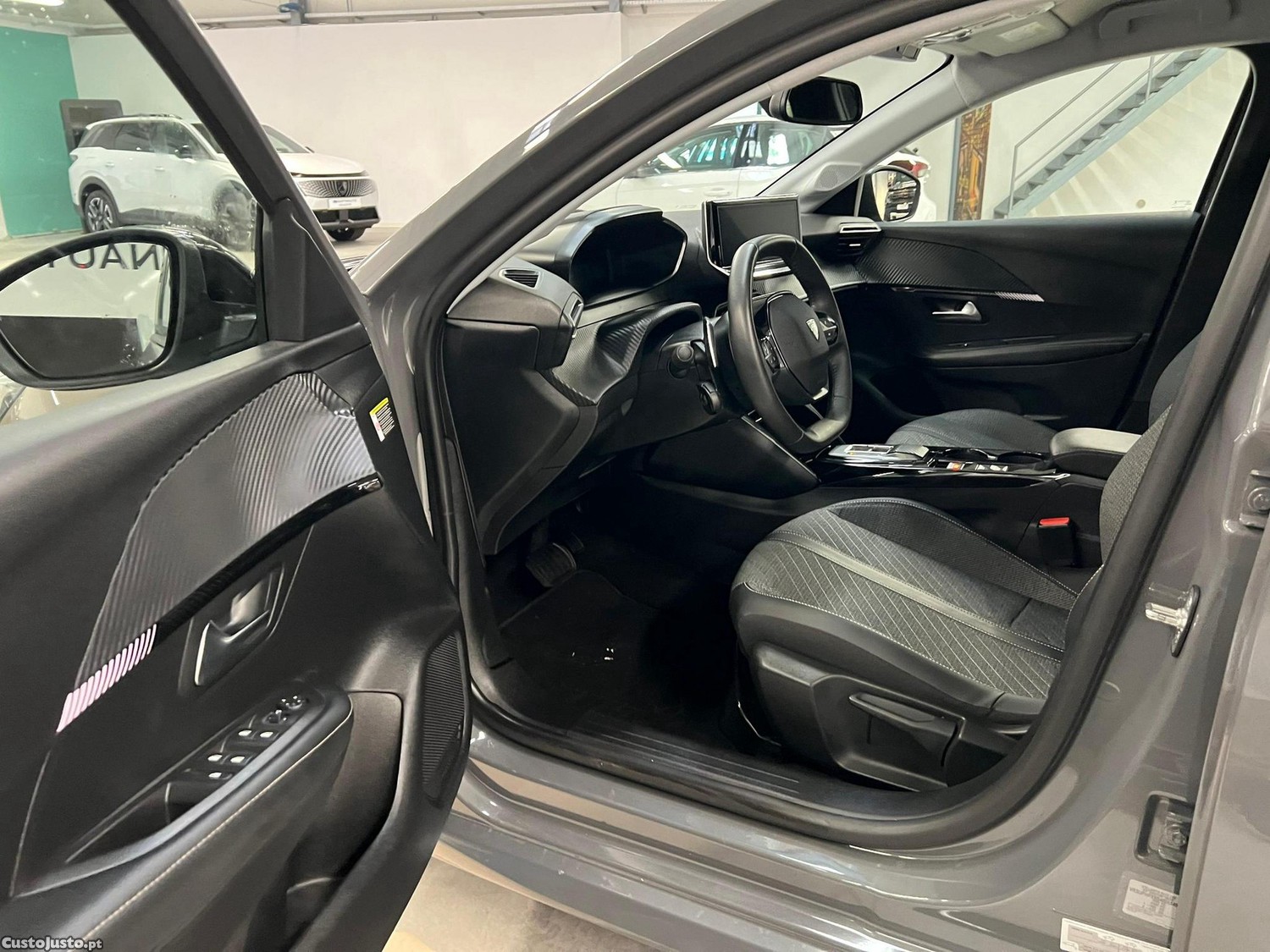 Peugeot 208 1.2 Hybrid Allure e-DCS6 — fotografia 7