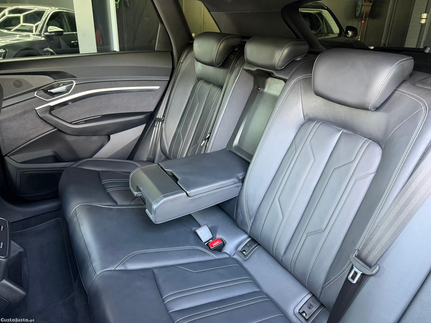 Audi Q8 e-Tron 50 quattro S line — fotografia 9