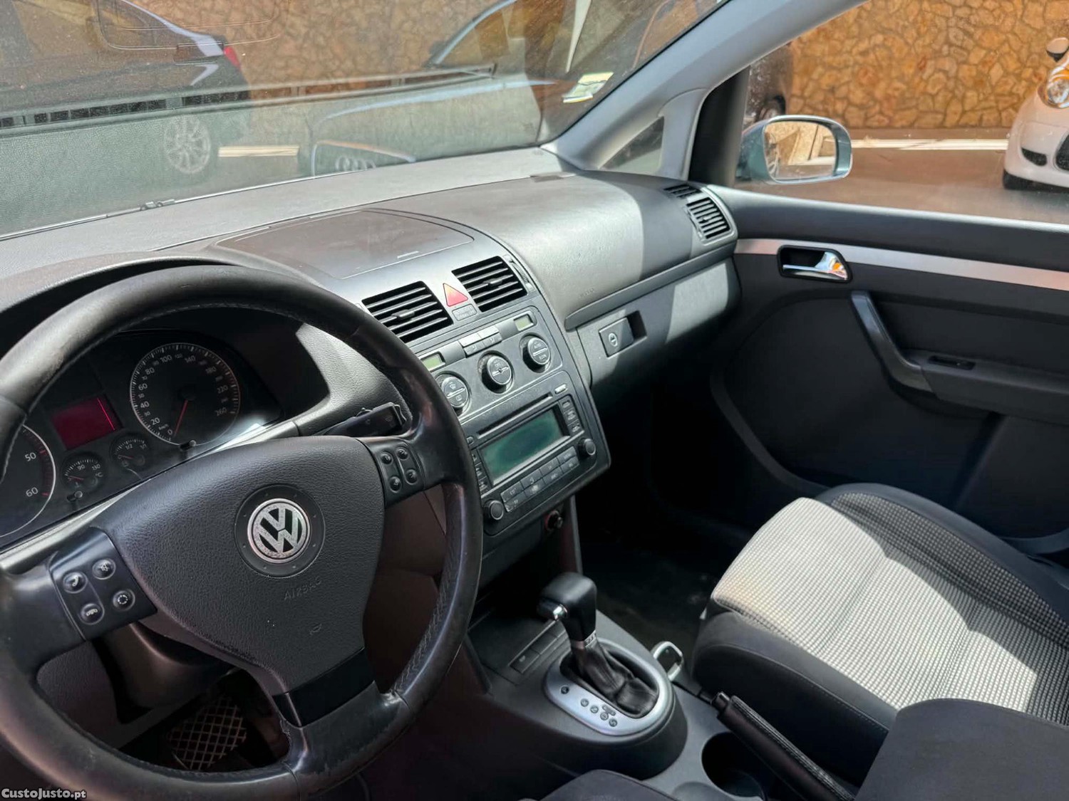 Volkswagen Touran 1.9 TDI DSG 7L — fotografia 5