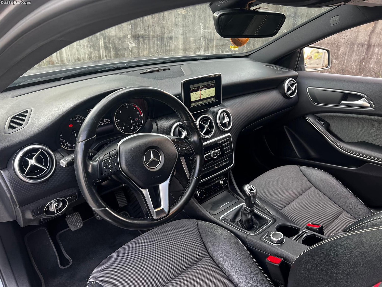 Mercedes-Benz A 180 A180 Urban — fotografia 4