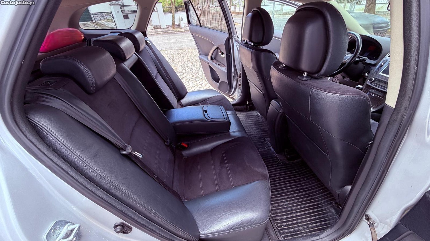 Toyota Avensis SW 2.0D LUXURY+GPS — fotografia 5