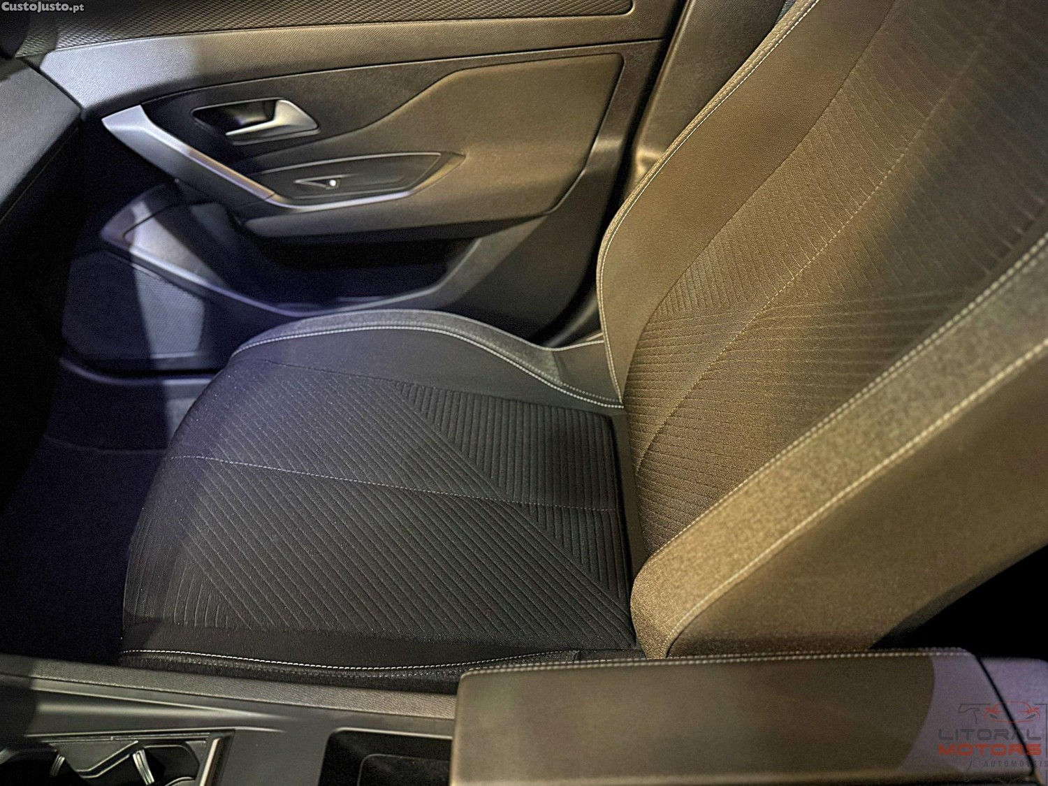 Peugeot 308 SW 1.6 Hybrid Allure e-EAT8 — fotografia 6