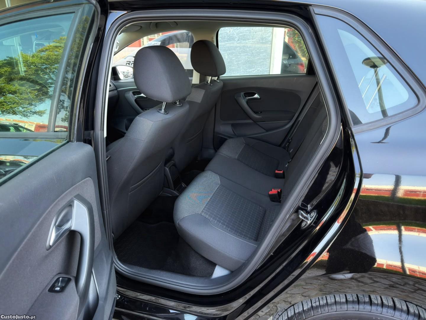 Volkswagen Polo 1.4 TDI Lounge — fotografia 6