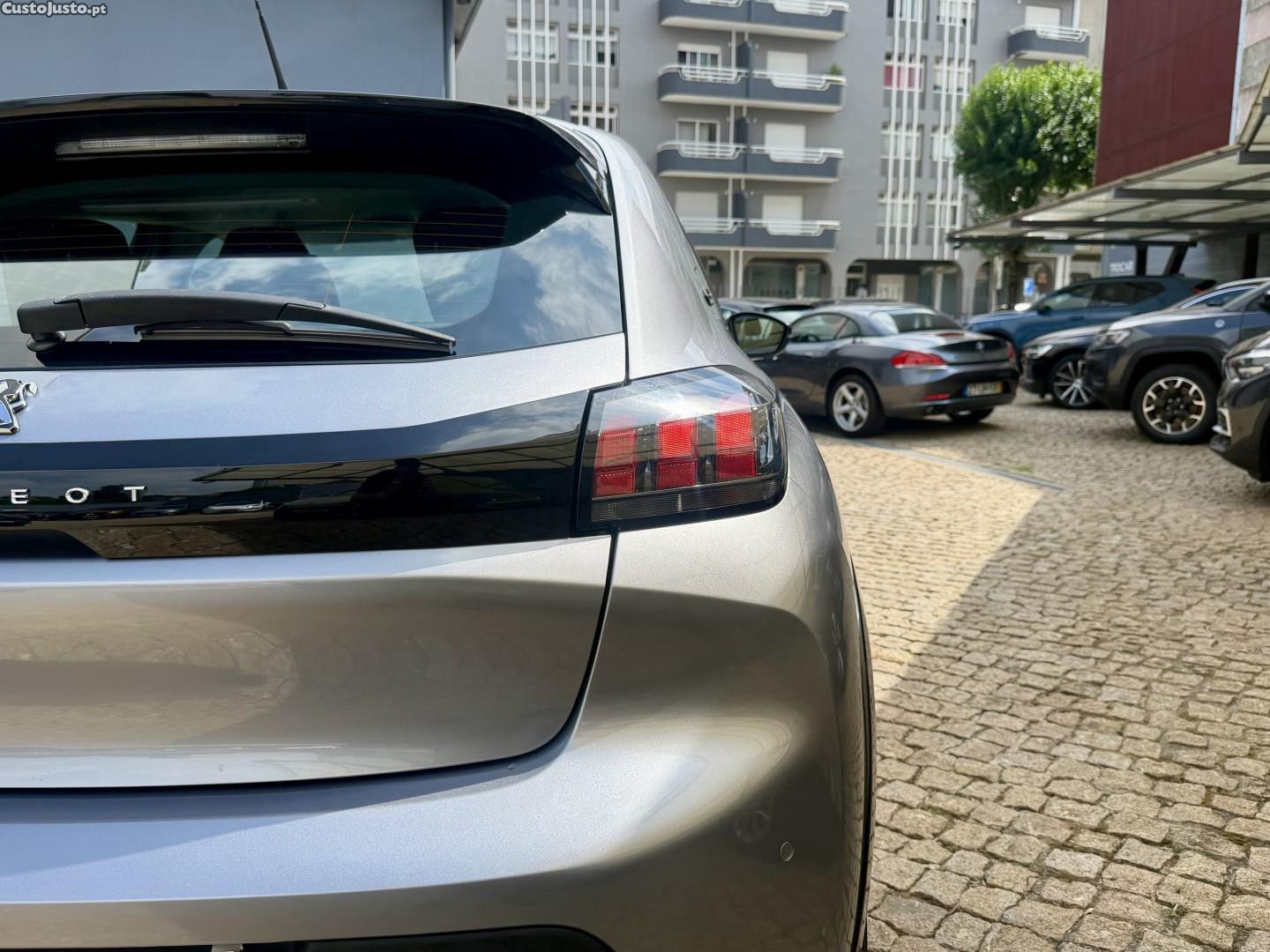 Peugeot e-208 50 kWh Active Pack — fotografia 9