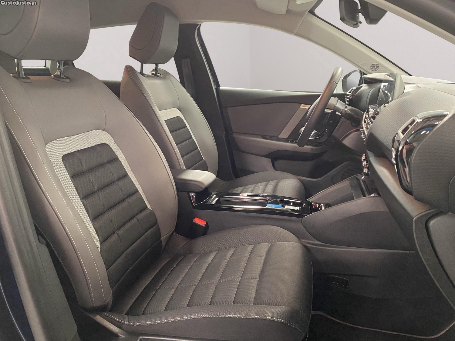 Citroën C4 1.2 Hybrid Plus e-DSC6 — fotografia 6