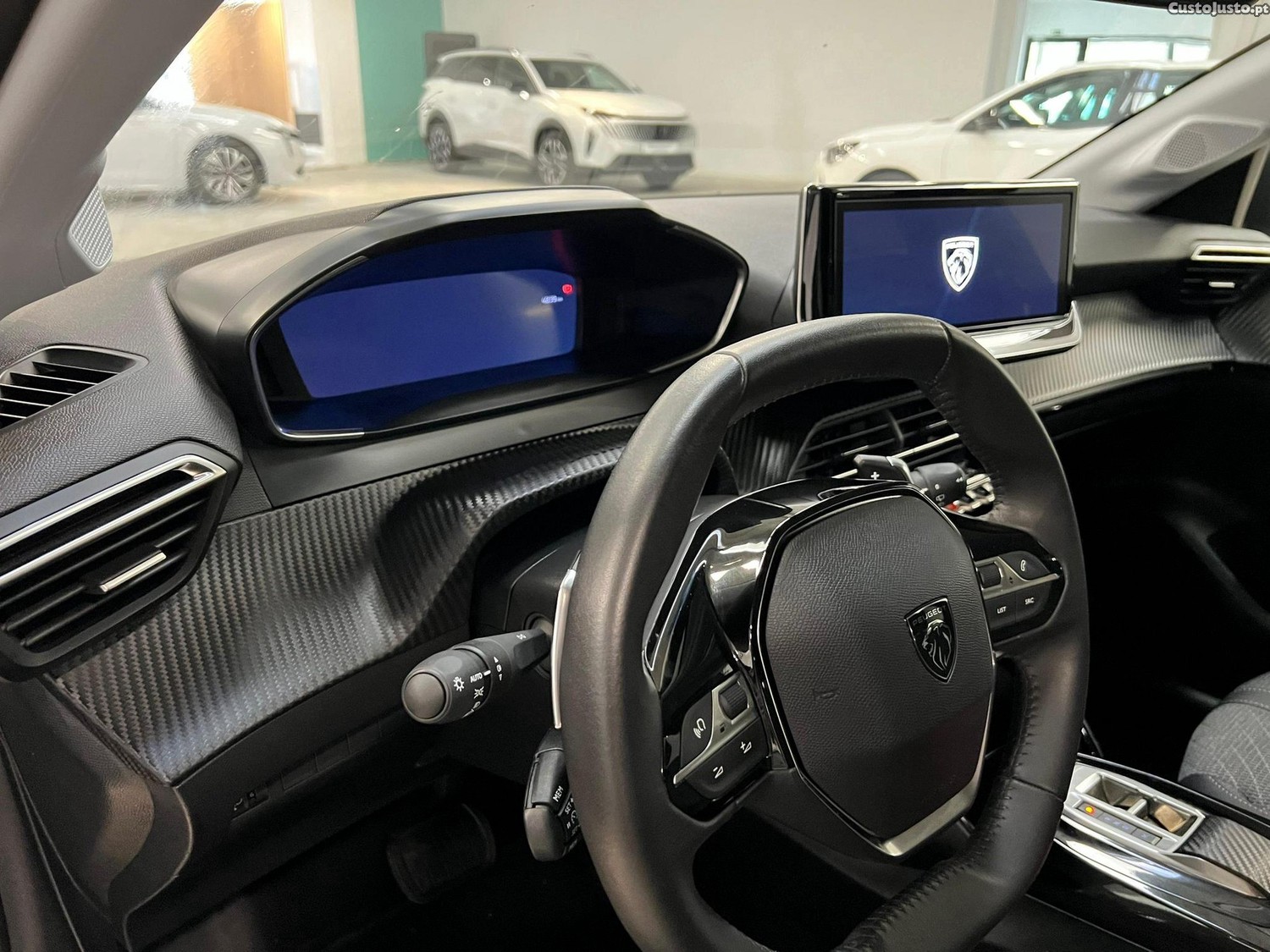 Peugeot 208 1.2 Hybrid Allure e-DCS6 — fotografia 4