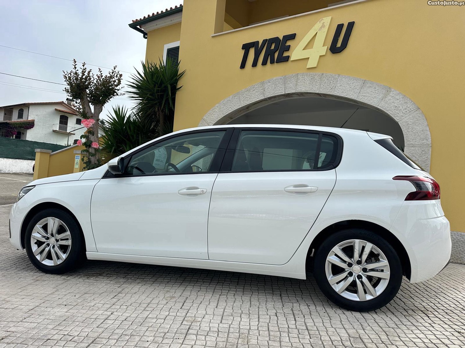 Peugeot 308 1.5 BlueHDi Style — fotografia 9