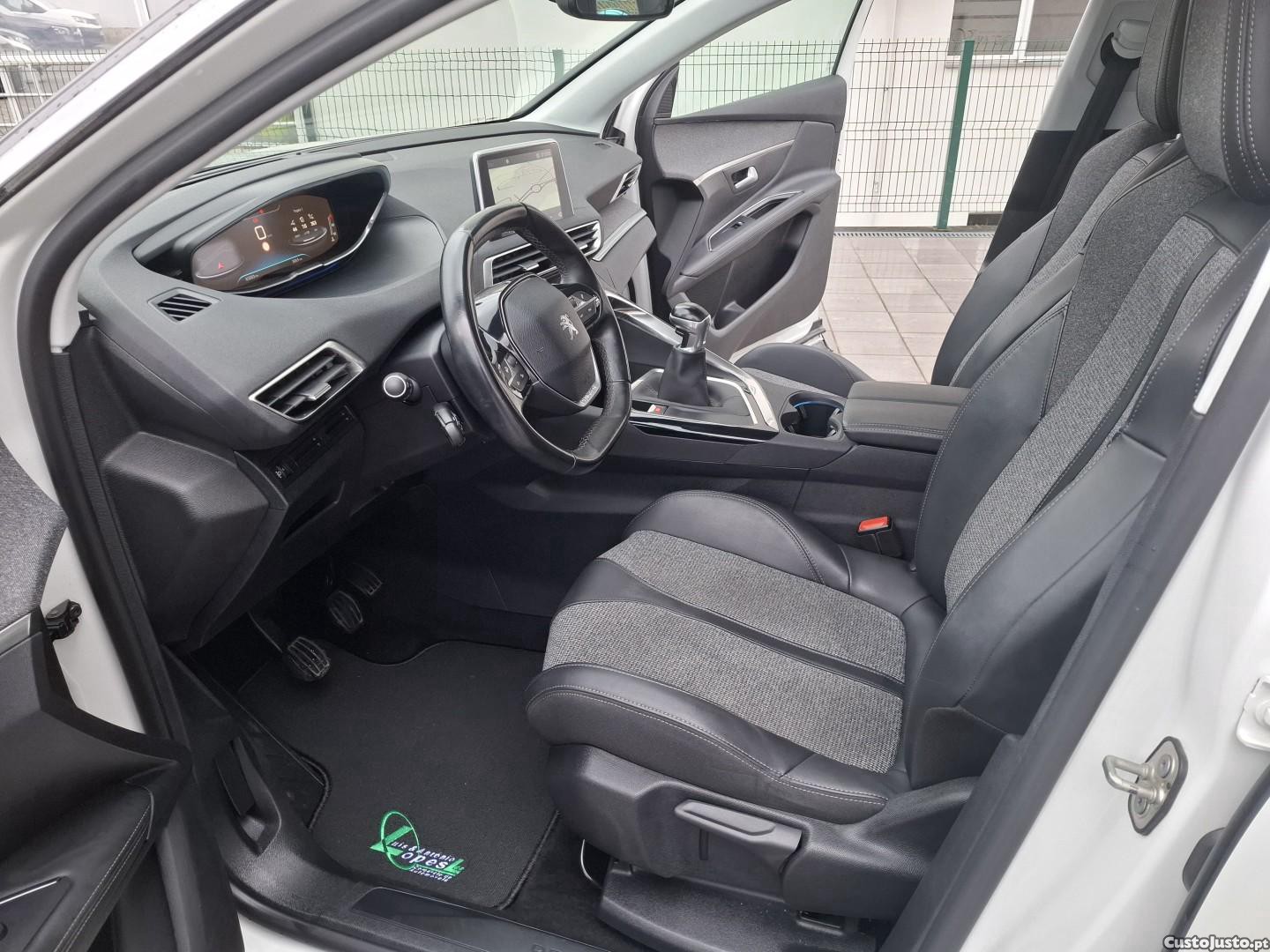 Peugeot 3008 1.2 PureTech Allure Pack — fotografia 9
