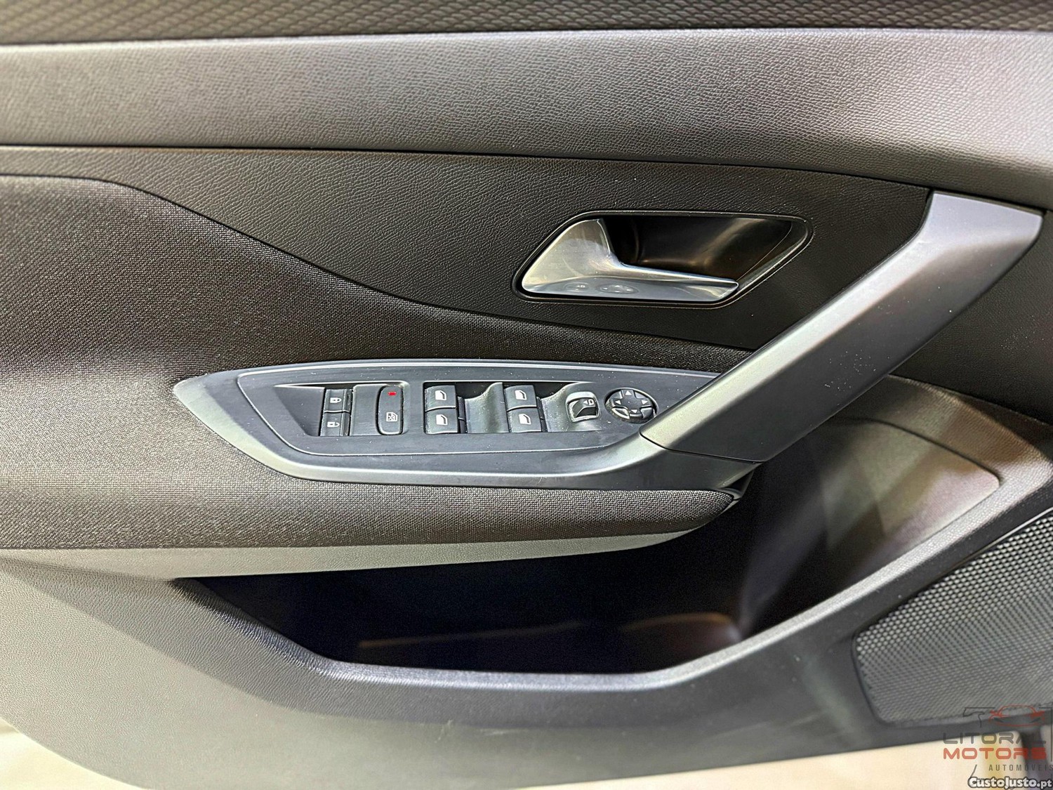 Peugeot 308 SW 1.6 Hybrid Allure e-EAT8 — fotografia 9