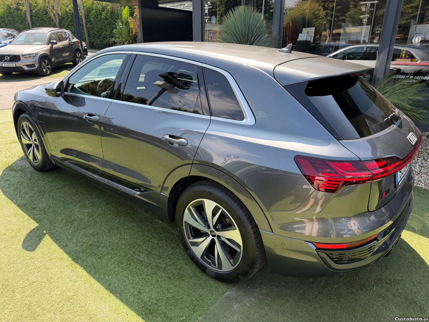 Audi Q8 e-Tron 50 quattro S line — fotografia 16