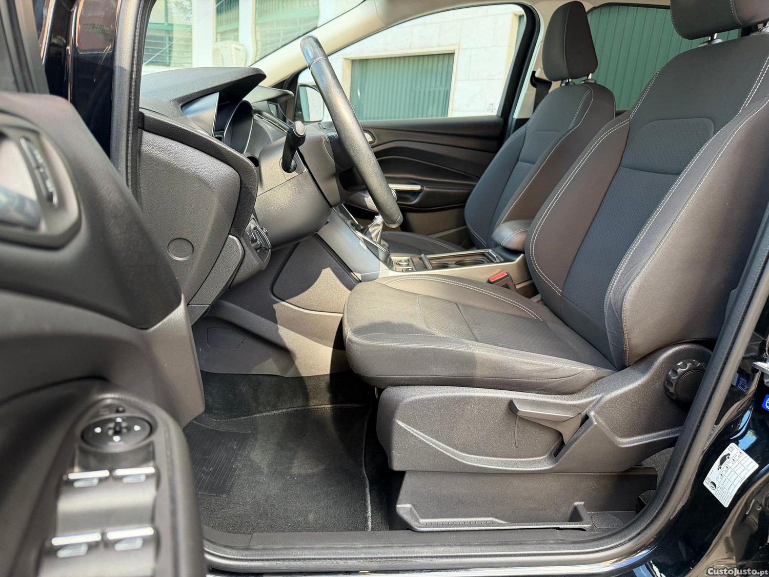 Ford Kuga 1.5 EcoBlue TITANIUM — fotografia 17