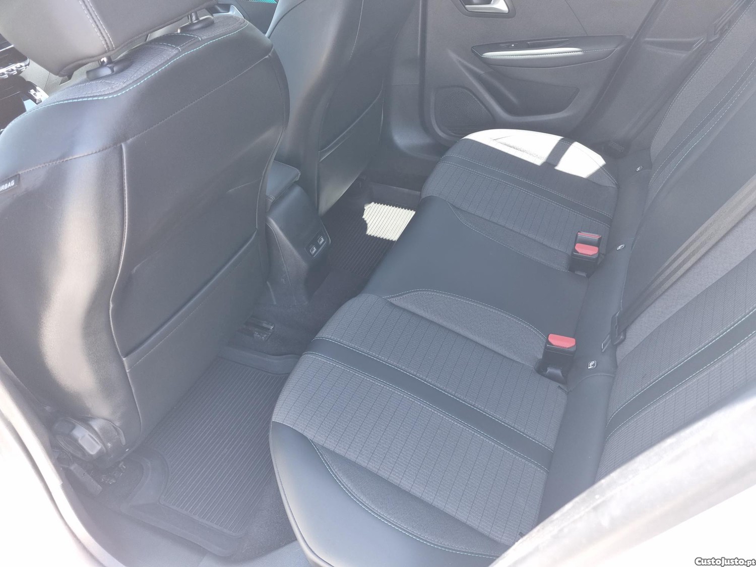 Peugeot 208 ALLURE 100CV CX 6V — fotografia 3