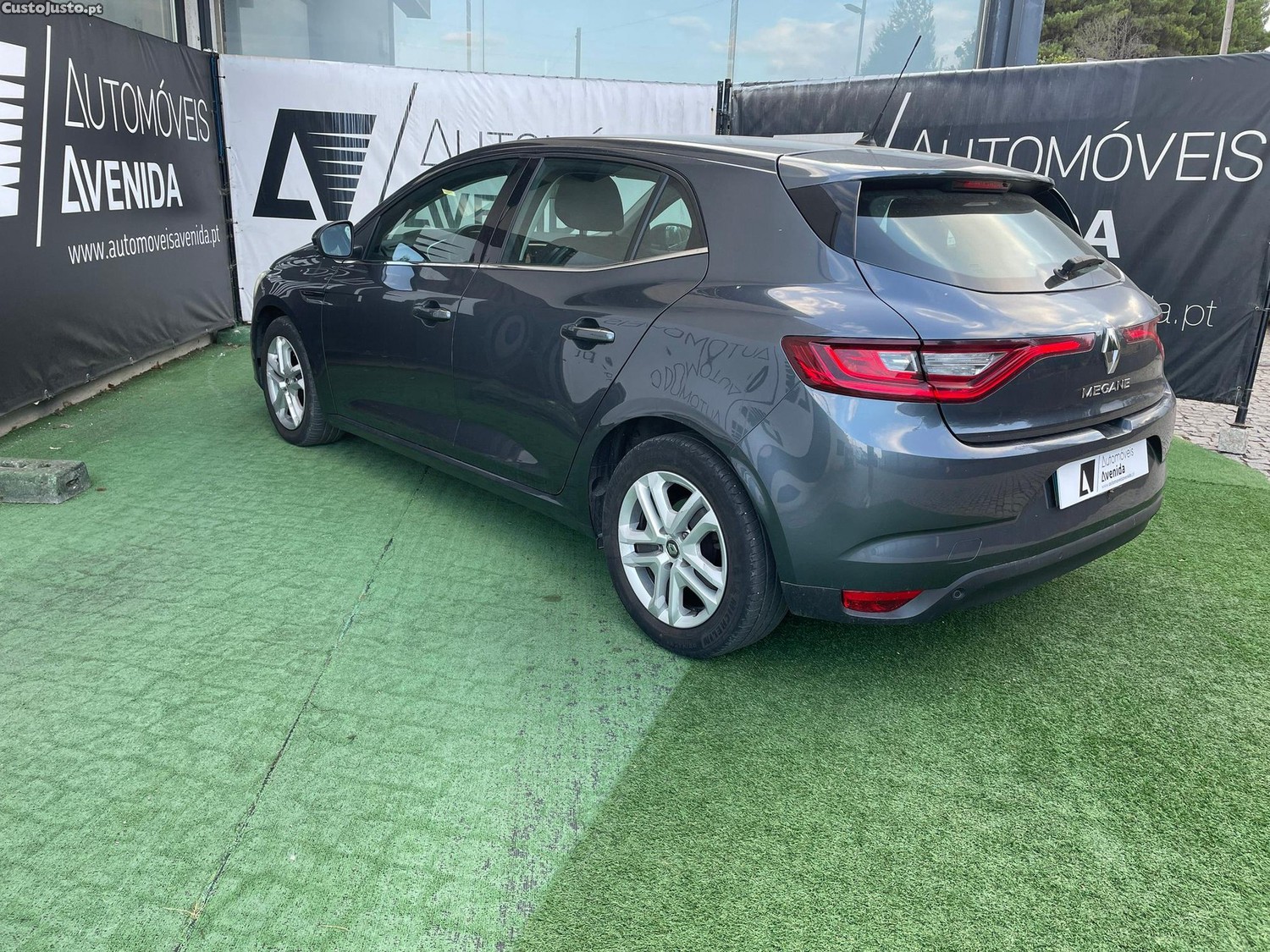 Renault Mégane 1.5 Blue dCi Limited EDC — fotografia 14