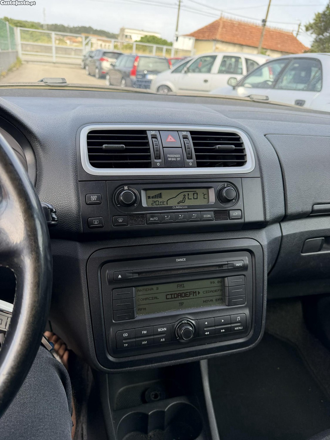 Skoda Fabia 1.2i 70CV — fotografia 2