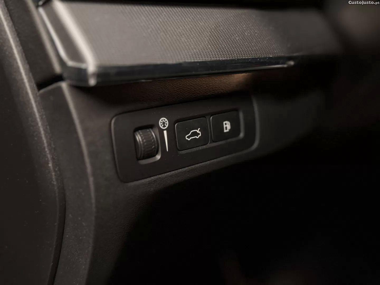 Volvo XC 90 2.0 t8 phev r-design awd — fotografia 9