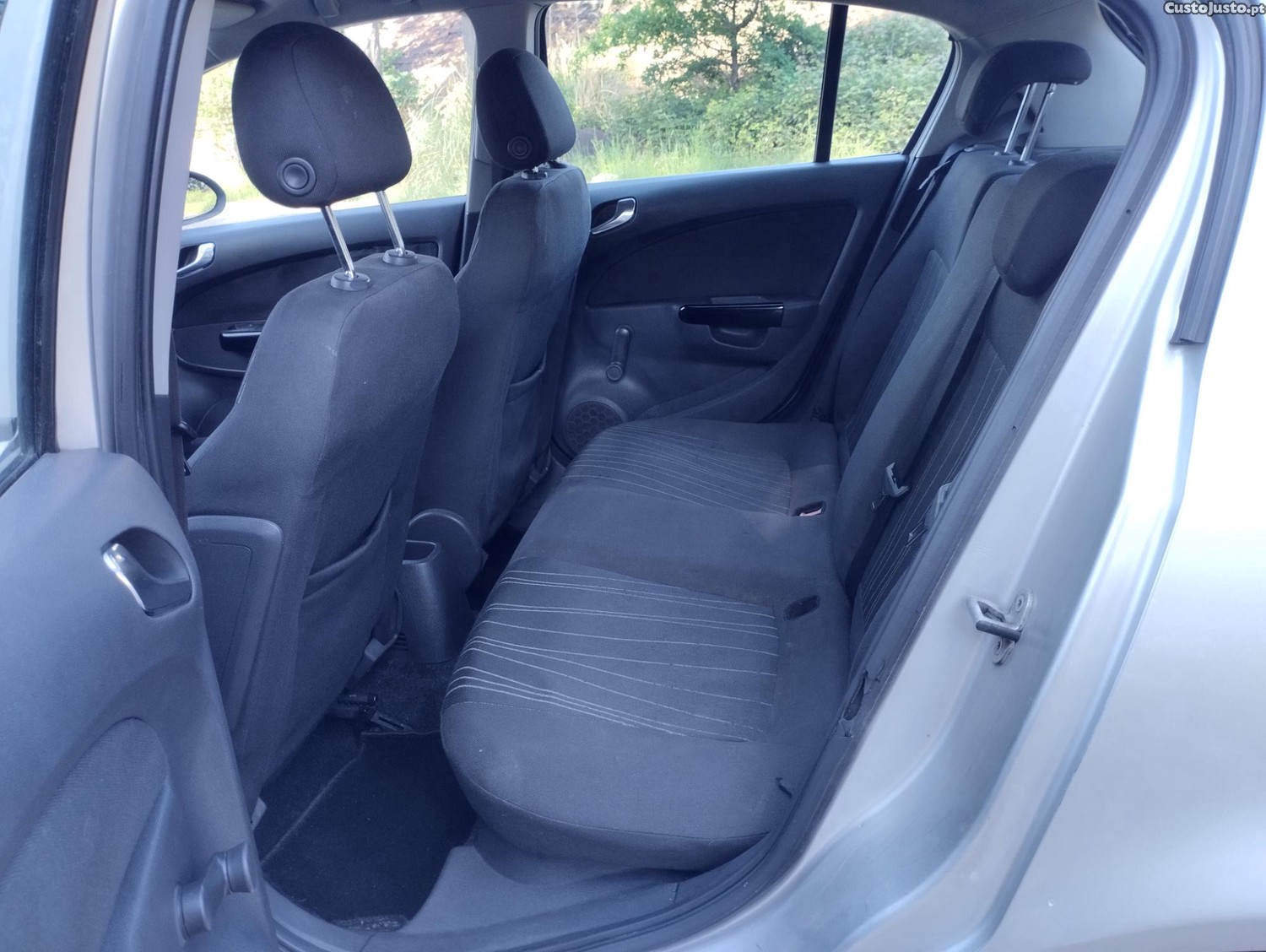 Opel Corsa D 1.3 CDTI 95cv - 5 Lugares - A/C - NACIONAL "Economico" — fotografia 6