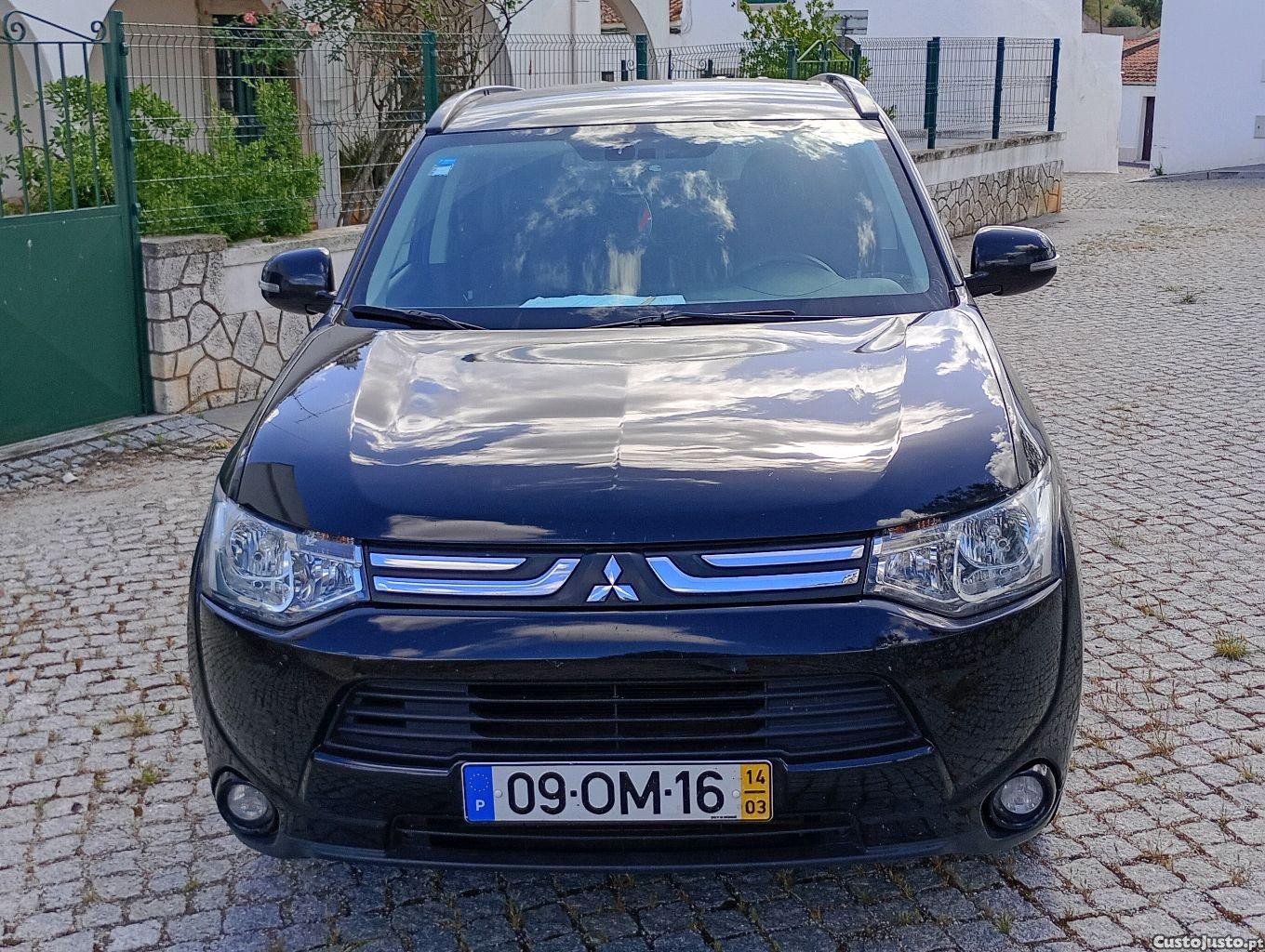 Mitsubishi Outlander Diesel Intense 7lugares — fotografia 11