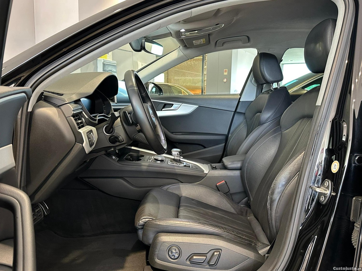 Audi A4 Avant 2.0 TDI multitronic Business Line S-line — fotografia 18