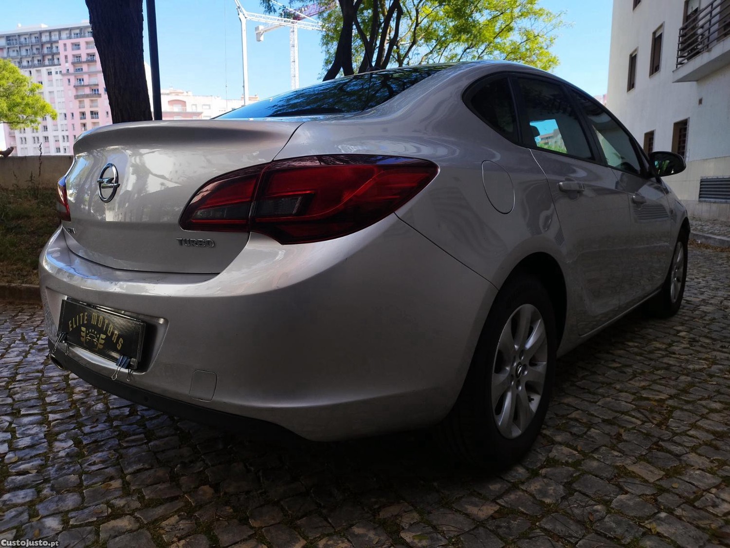 Opel Astra 1.4 — fotografia 7