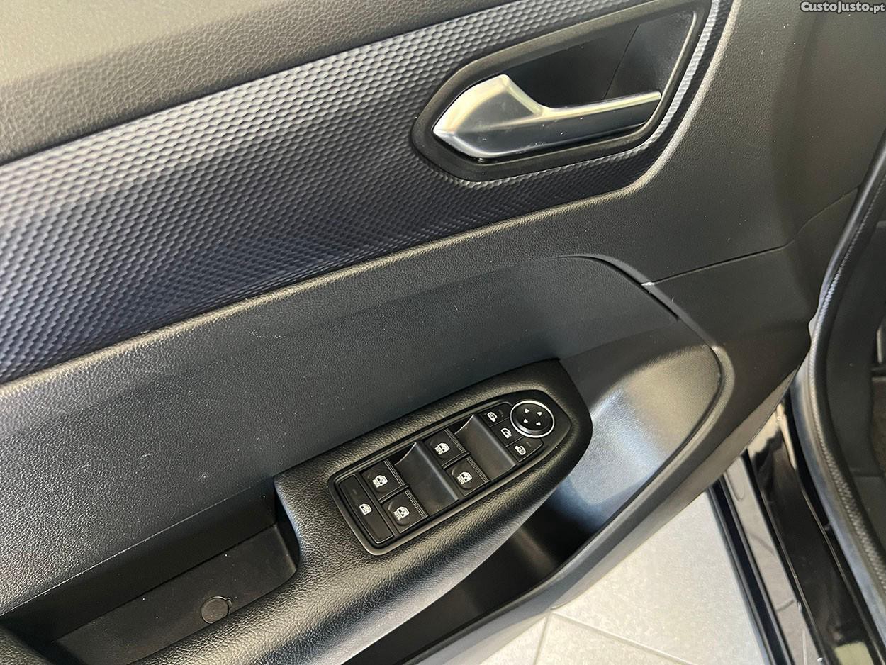 Renault Arkana 1.6 E-Tech Business — fotografia 9
