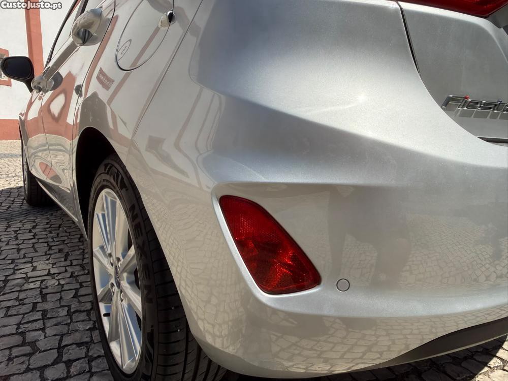 Ford Fiesta 1.0 EcoBoost Titaniu — fotografia 8