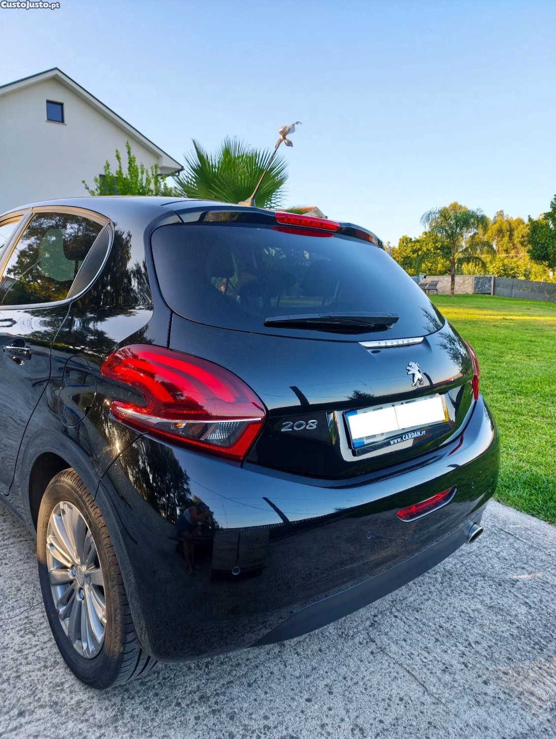 Peugeot 208 1.2L 82 5P — photo 2