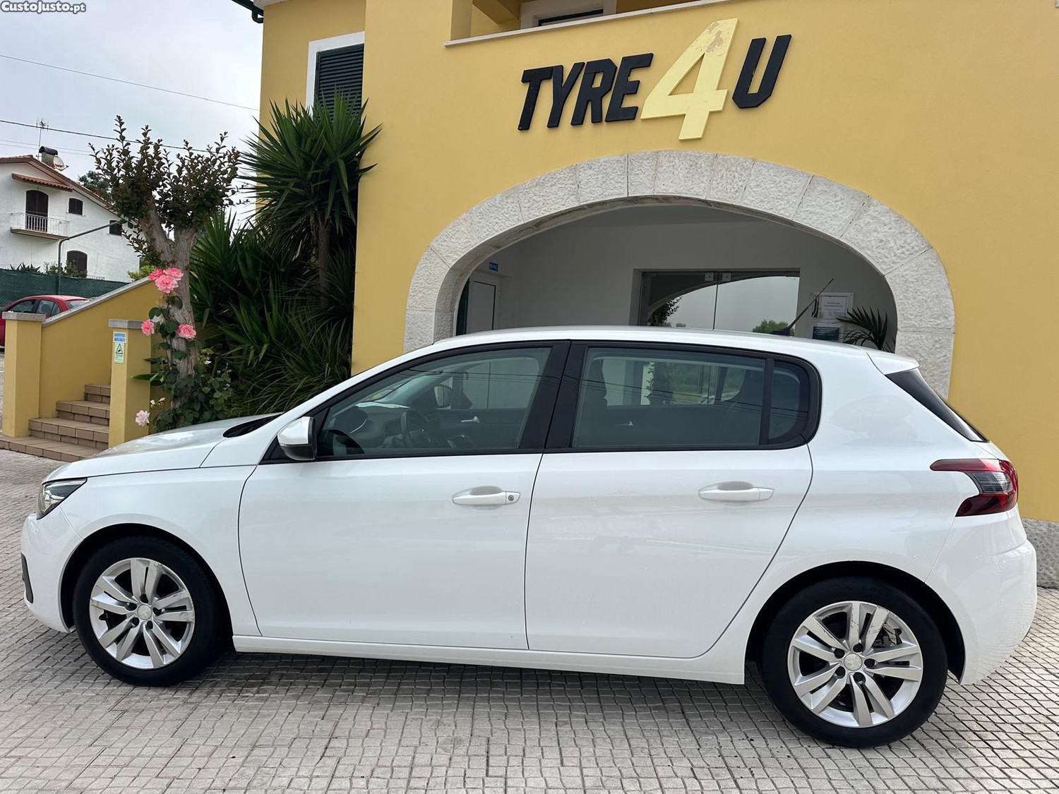 Peugeot 308 1.5 BlueHDi Style — fotografia 18