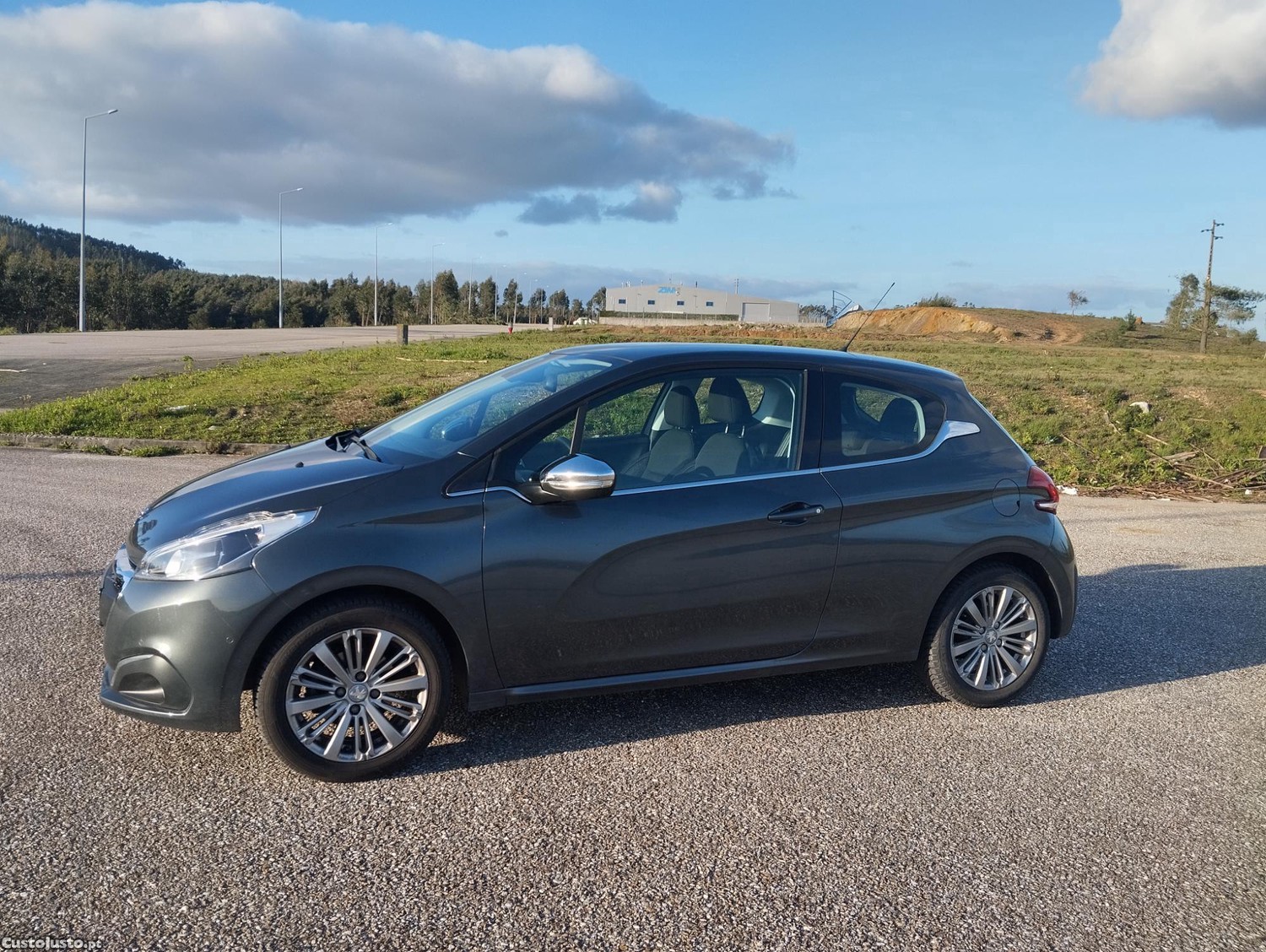 Peugeot 208 Pure Tech — fotografia 6