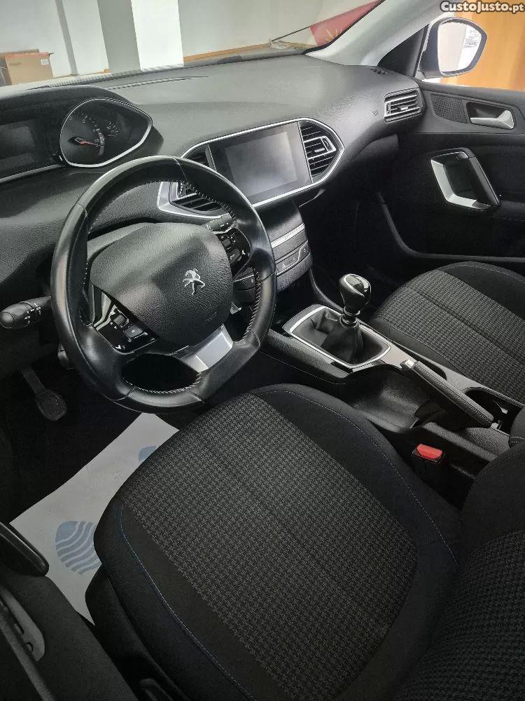 Peugeot 308 1.5 bluehdi style — fotografia 3