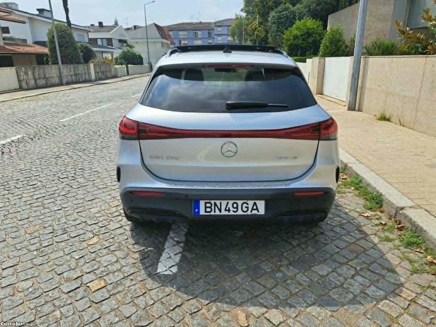 Mercedes-Benz EQA AMG LINE — fotografia 11