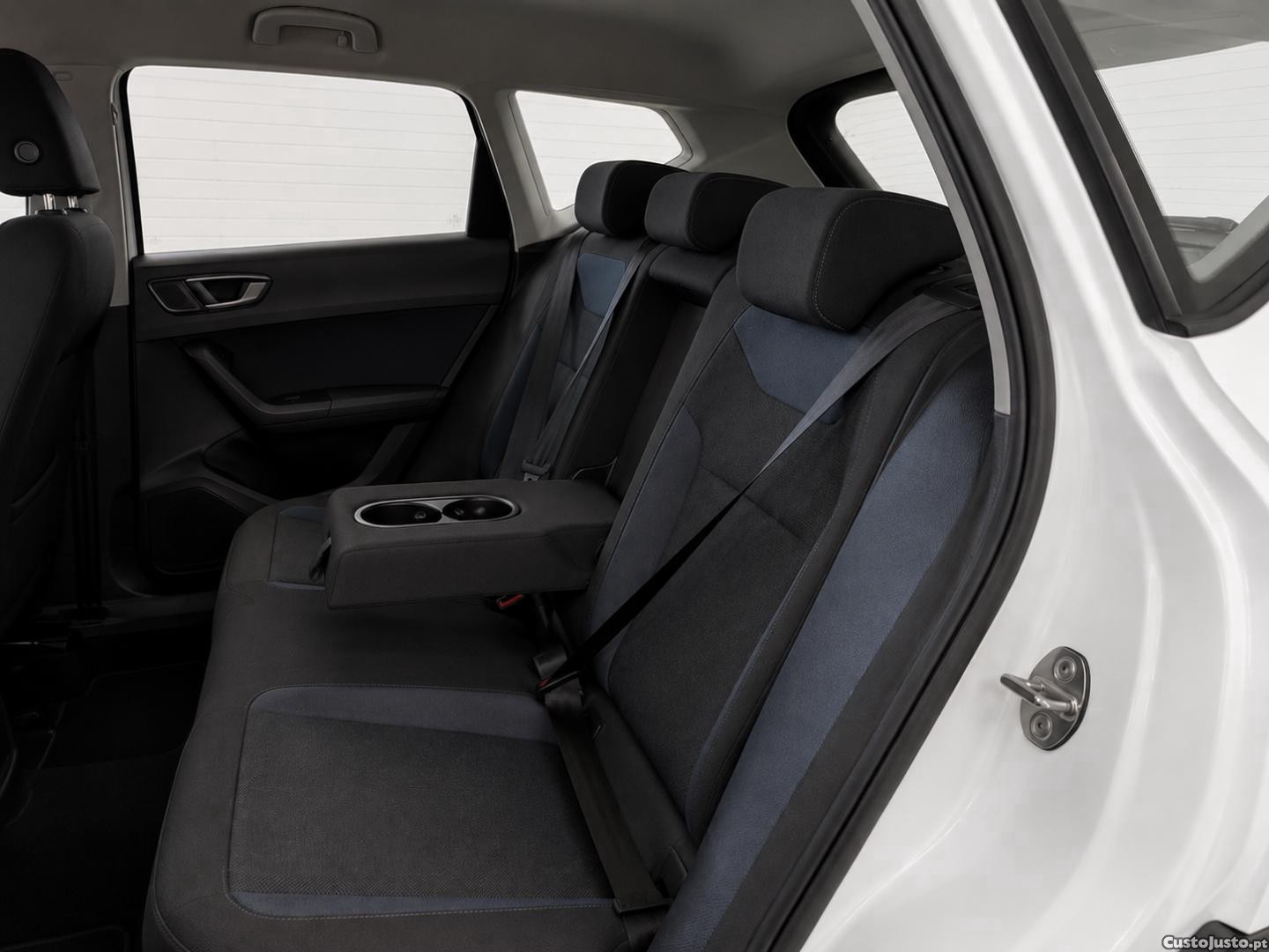 SEAT Ateca 1.6TDI STYLE — fotografia 2