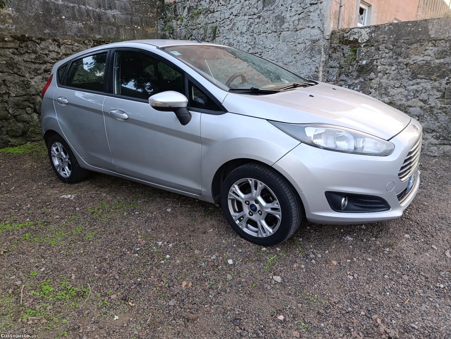 Ford Fiesta . — fotografia 3