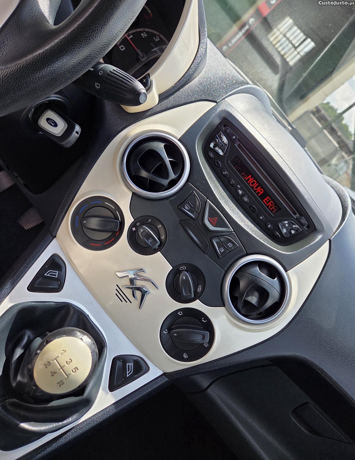 Ford KA 1.3 TDCi Titanium — fotografia 2