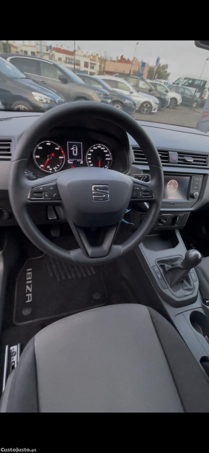 SEAT Ibiza 1.6TDi Reference — fotografia 2