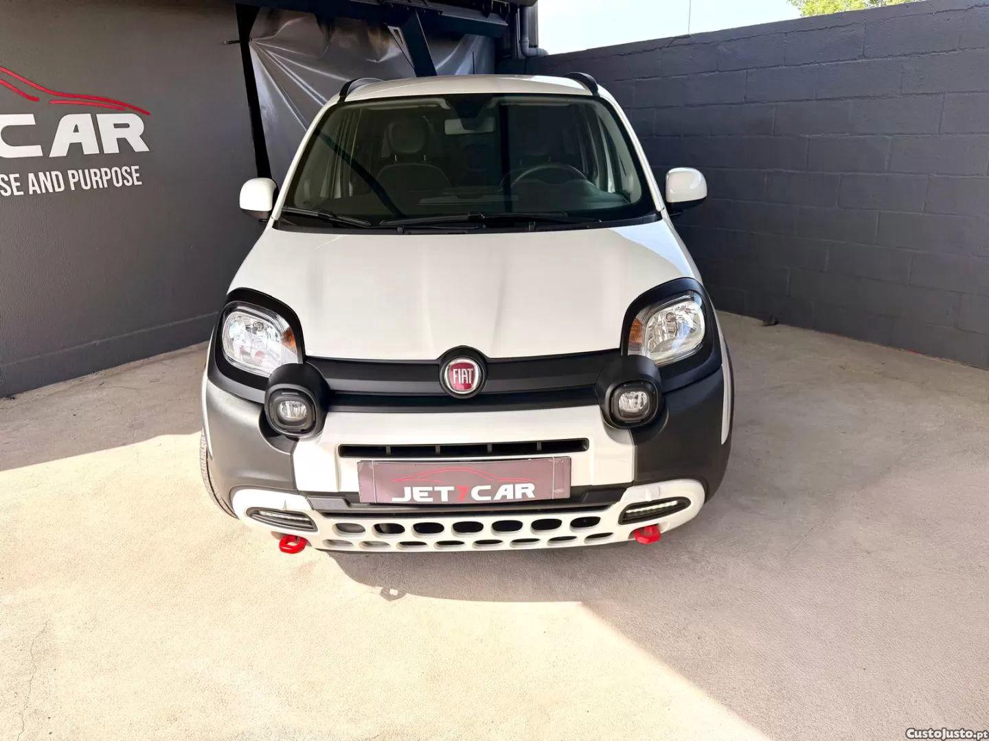Fiat Panda 1.0 hybrid city cross — fotografia 16